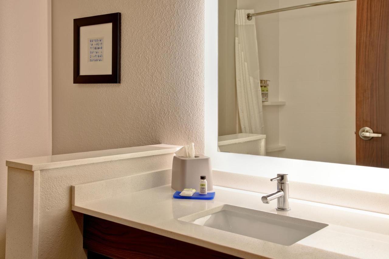 Holiday Inn Express & Suites - Ottawa By Ihg Екстер'єр фото